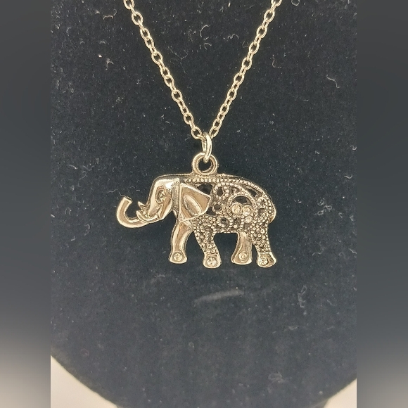 ELEPHANTS- 2 Elephant Themed Necklaces. Excellent condition.  Salvaged - Picture 5 of 14